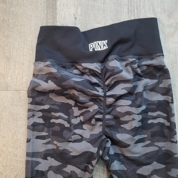 Victoria’s Secret PINK Camouflage Scrunch Butt Legging Black Size Medium - Picture 5 of 6